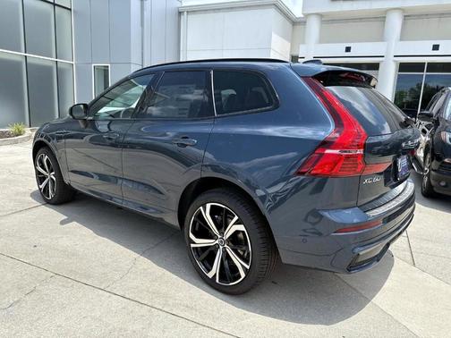 2025 Volvo XC60 Plug-In Hybrid T8 Ultra