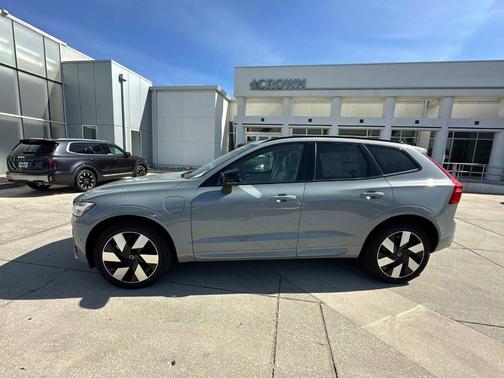 2025 Volvo XC60 Plug-In Hybrid T8 Plus