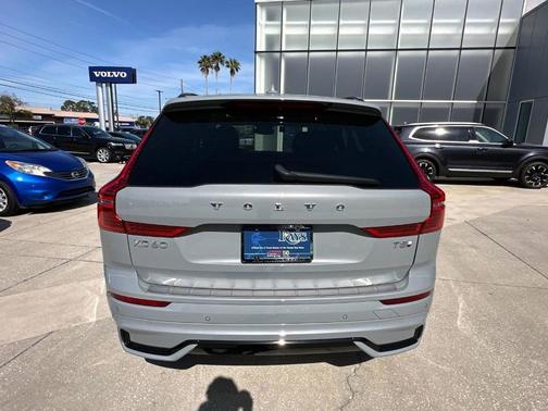 2025 Volvo XC60 Plug-In Hybrid T8 Plus