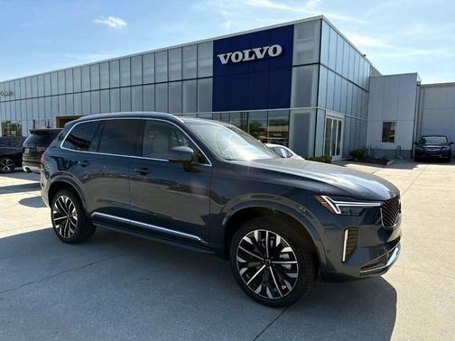 2025 Volvo XC90 B5 Plus 7-Seater