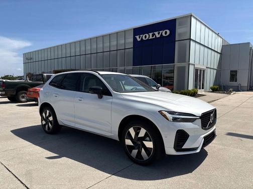 2025 Volvo XC60 Plug-In Hybrid T8 Plus