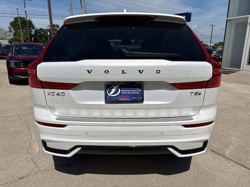 2025 Volvo XC60 Plug-In Hybrid T8 Plus