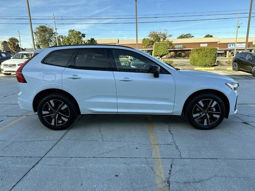 2026 Volvo XC60 B5 Core