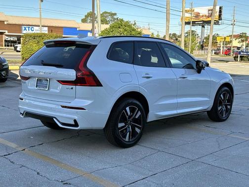 2026 Volvo XC60 B5 Core