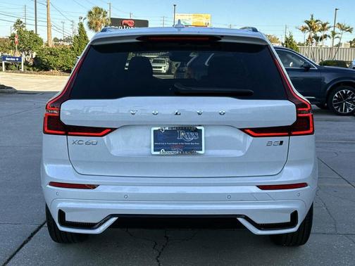 2026 Volvo XC60 B5 Core