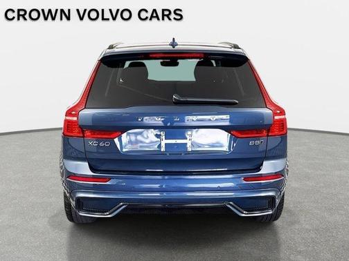 2024 Volvo XC60 B5 Plus Dark Theme