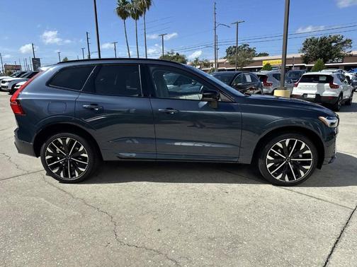 2026 Volvo XC60 B5 Ultra