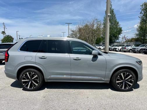 2025 Volvo XC90 Plug-In Hybrid T8 Core 7-Seater