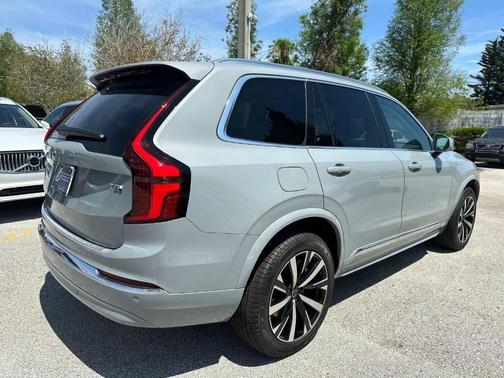 2025 Volvo XC90 Plug-In Hybrid T8 Core 7-Seater