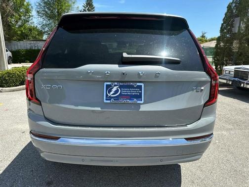 2025 Volvo XC90 Plug-In Hybrid T8 Core 7-Seater