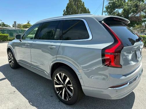 2025 Volvo XC90 Plug-In Hybrid T8 Core 7-Seater