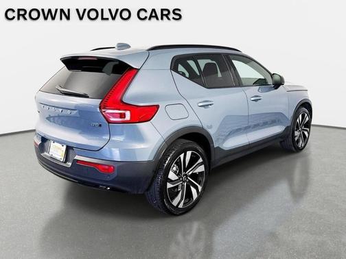 Thunder Gray Metallic 2023 Volvo XC40 B5 Plus Dark Theme