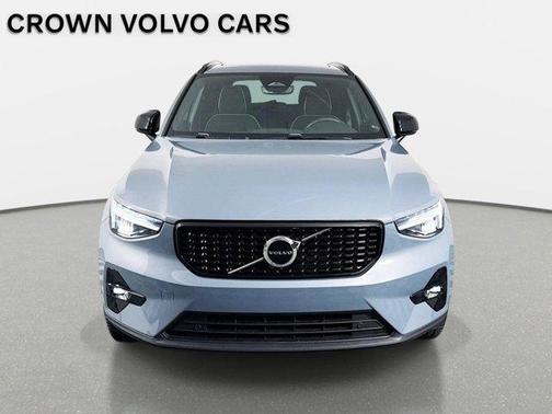Thunder Gray Metallic 2023 Volvo XC40 B5 Plus Dark Theme
