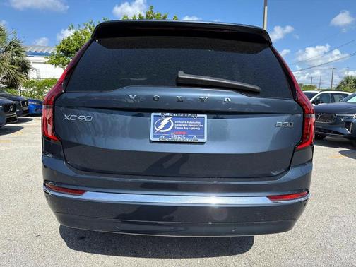2025 Volvo XC90 B5 Core