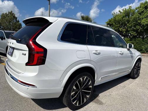 2025 Volvo XC90 B6 Plus 7-Seater
