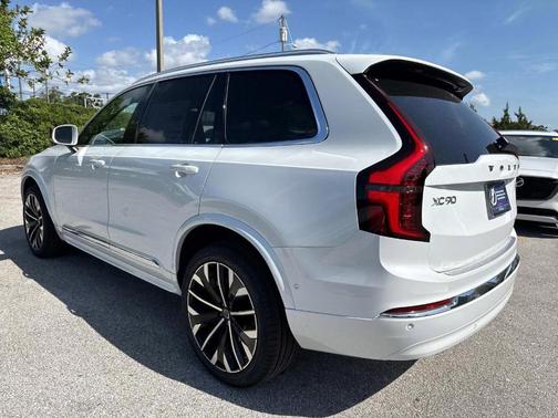 2025 Volvo XC90 B6 Plus 7-Seater