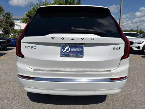 2025 Volvo XC90 B6 Plus 7-Seater