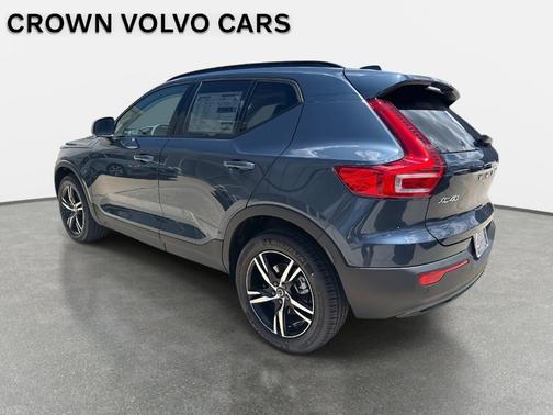 2026 Volvo XC40 B5 Core