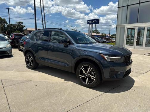 2026 Volvo XC40 B5 Core