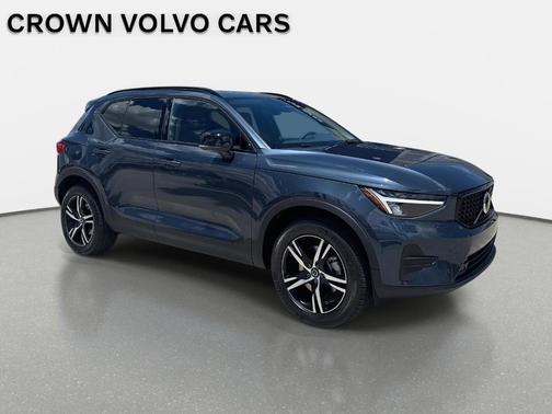 2026 Volvo XC40 B5 Core