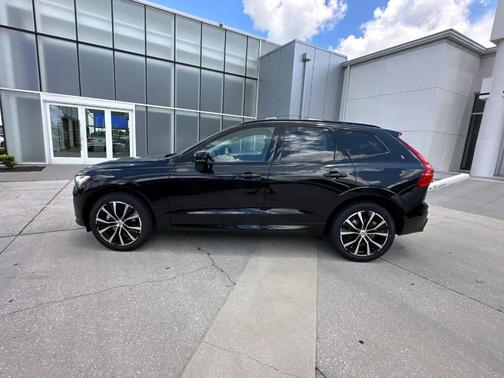 2025 Volvo XC60 B5 Plus