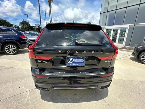 2025 Volvo XC60 B5 Plus