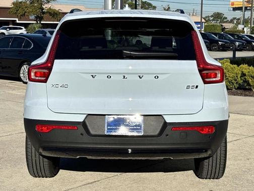 2026 Volvo XC40 B5 Plus