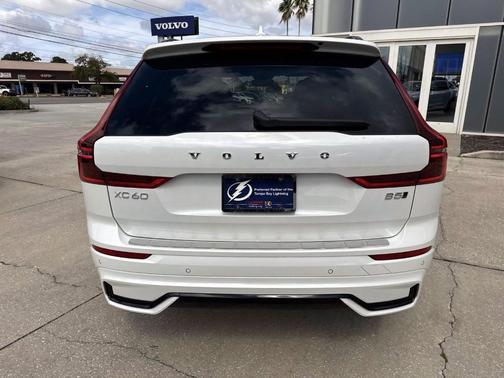 2026 Volvo XC60 B5 Ultra