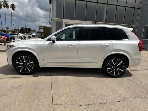 2025 Volvo XC90 B6 Plus 7-Seater