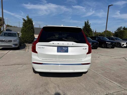 2025 Volvo XC90 B6 Plus 7-Seater