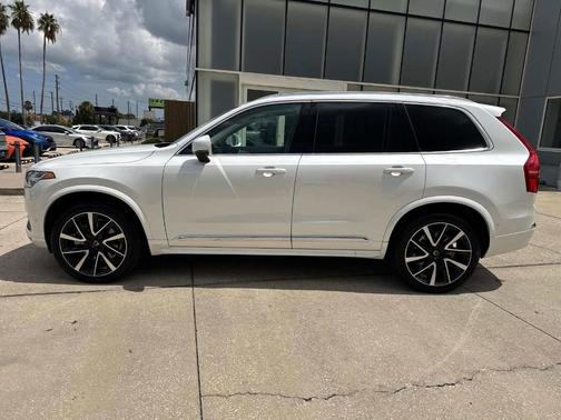 2025 Volvo XC90 B6 Plus 7-Seater