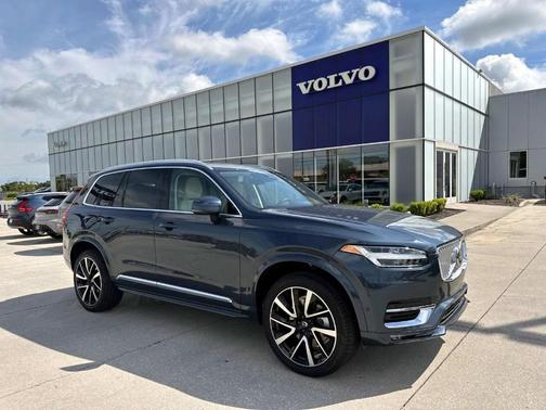 2025 Volvo XC90 B5 Plus