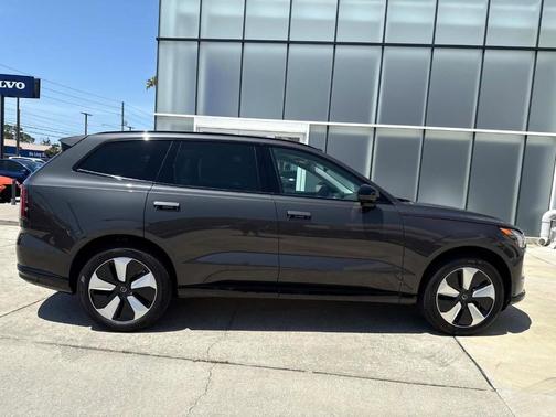 2025 Volvo EX90 Twin Motor Plus