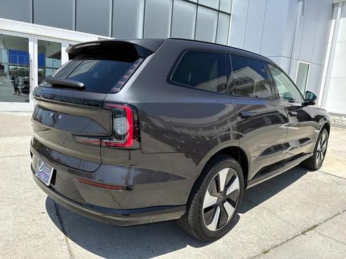2025 Volvo EX90 Twin Motor Plus