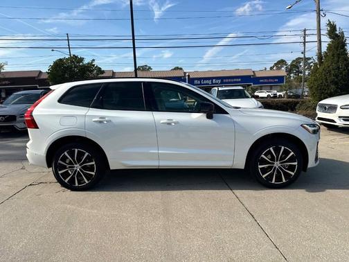 2025 Volvo XC60 B5 Plus