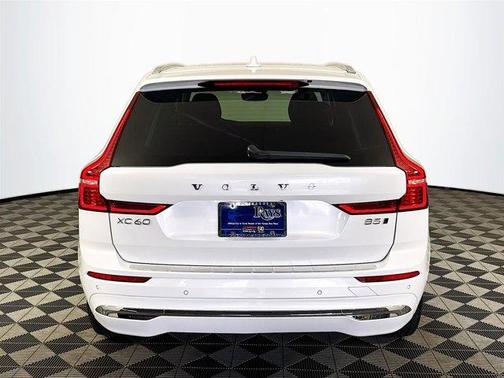 2023 Volvo XC60 B5 Plus Bright Theme