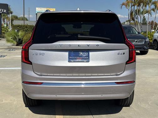 2026 Volvo XC90 B6 Plus 7-Seater