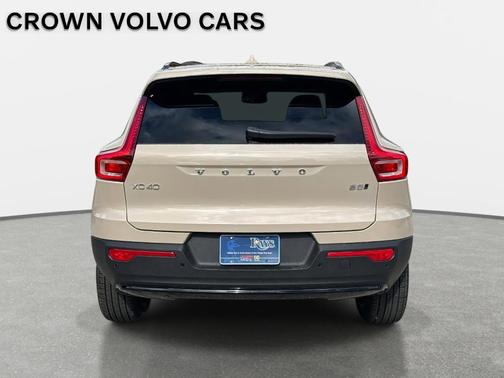 2026 Volvo XC40 B5 Ultra