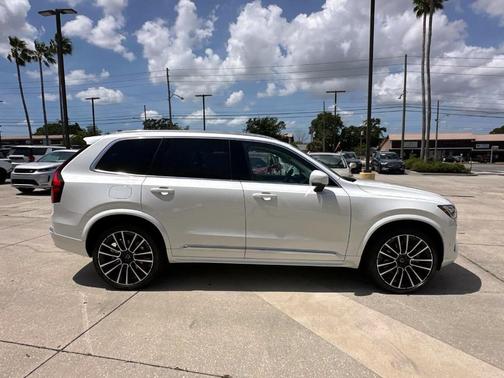2025 Volvo XC90 B6 Ultra