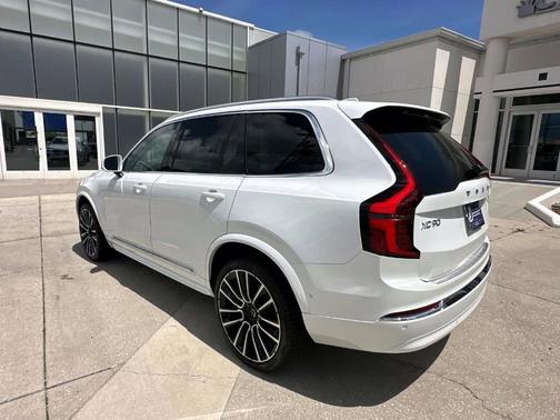 2025 Volvo XC90 B6 Ultra