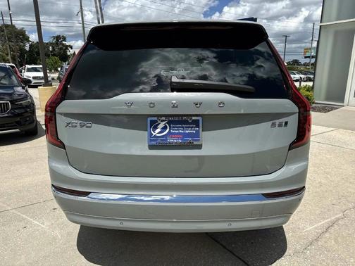 2026 Volvo XC90 B5 Core