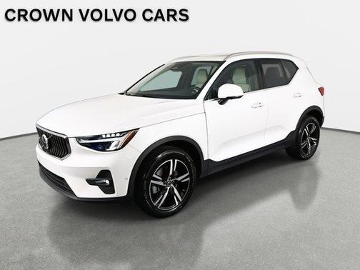 2023 Volvo XC40 B4 Plus Bright Theme