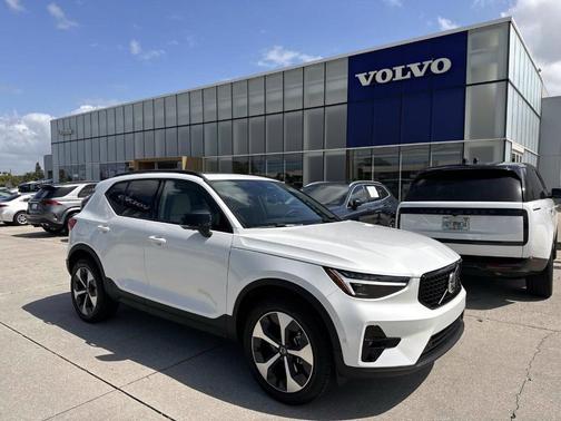 2026 Volvo XC40 B5 Plus