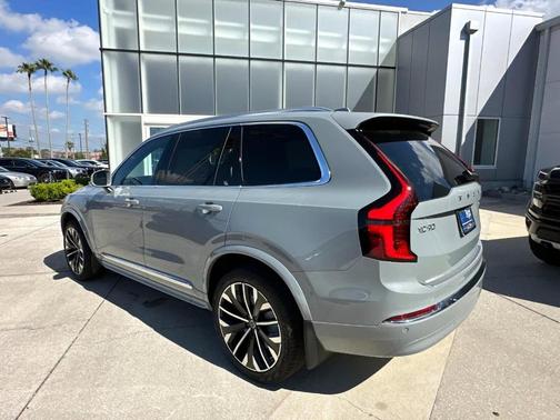 2025 Volvo XC90 Plug-In Hybrid T8 Core 7-Seater