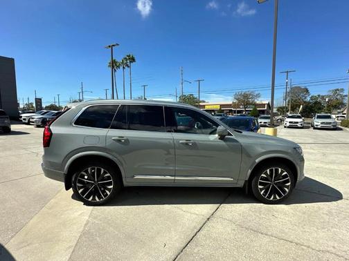 2025 Volvo XC90 Plug-In Hybrid T8 Core 7-Seater