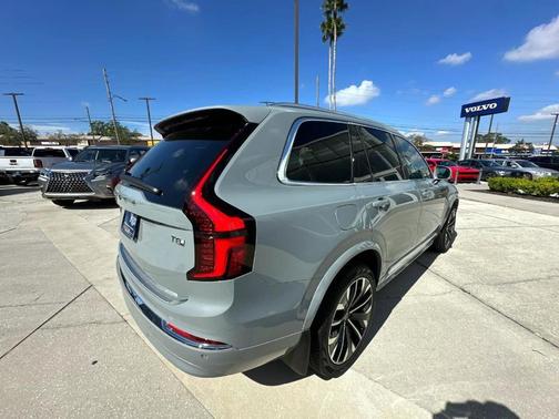 2025 Volvo XC90 Plug-In Hybrid T8 Core 7-Seater
