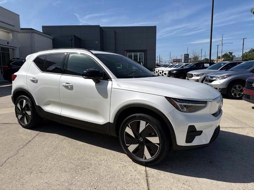 2025 Volvo EX40 Single Motor Extended Range Core