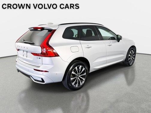 2024 Volvo XC60 B5 Plus Dark Theme