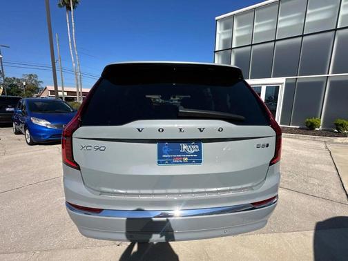 2025 Volvo XC90 B5 Core