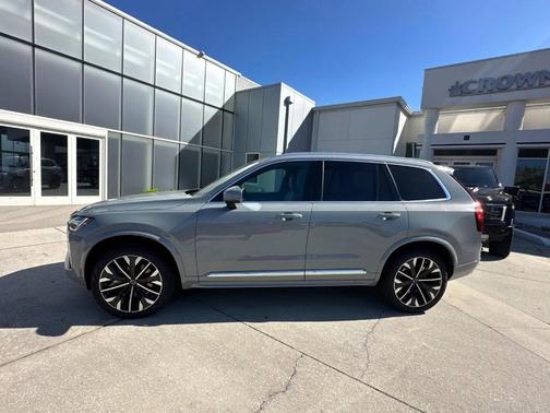 2025 Volvo XC90 B5 Core
